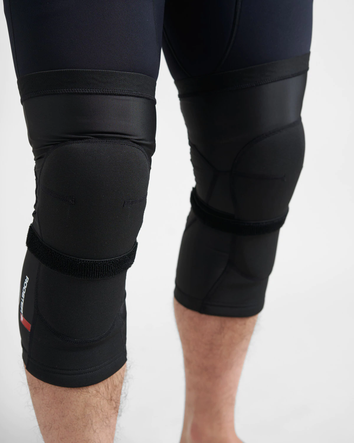 RACE ARMOUR KNEE PADS