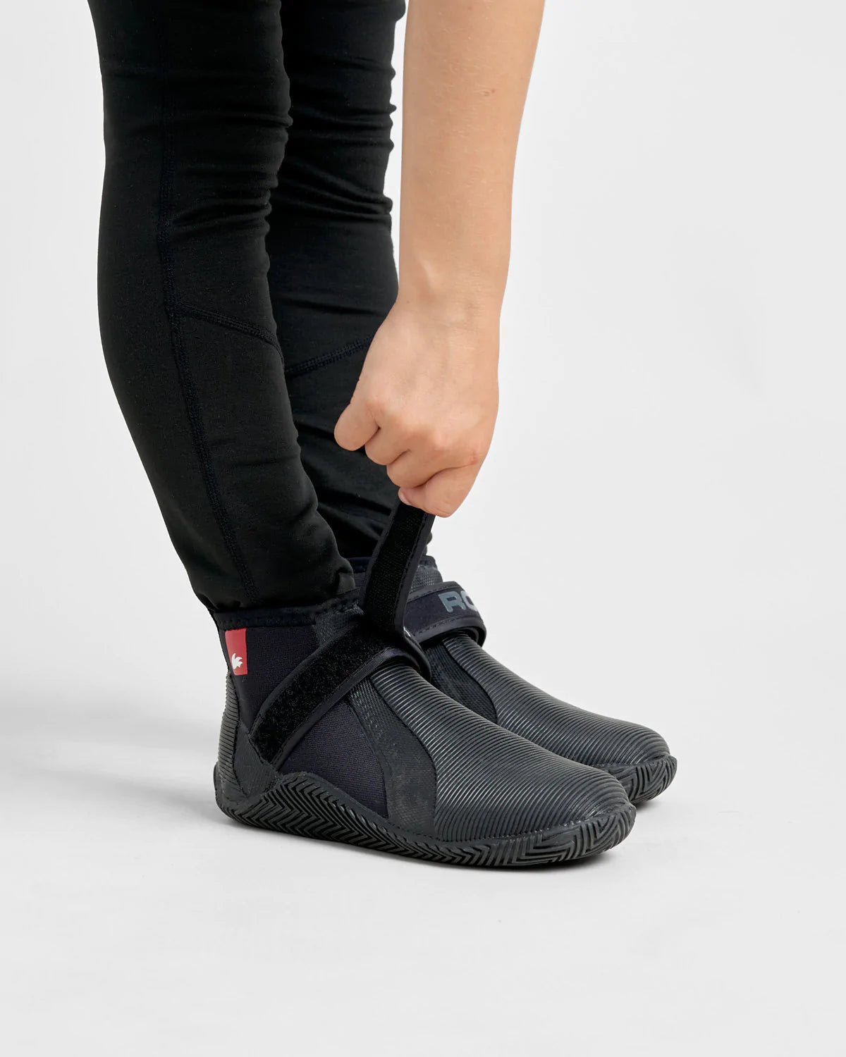 LOW CUT BOOT