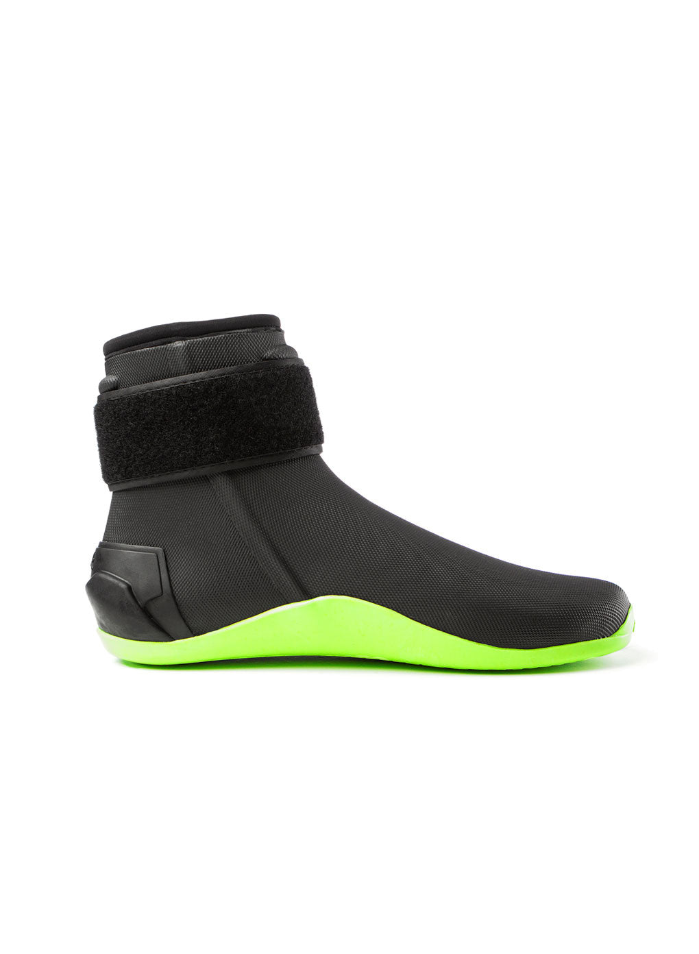 LIGHTWEIGHT HIGH CUT BOOT