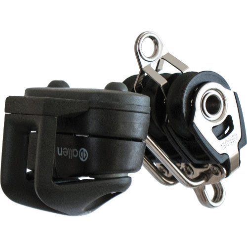 30MM TRIPLE BLOCK WITH BECKET AND INVERTED CLEAT