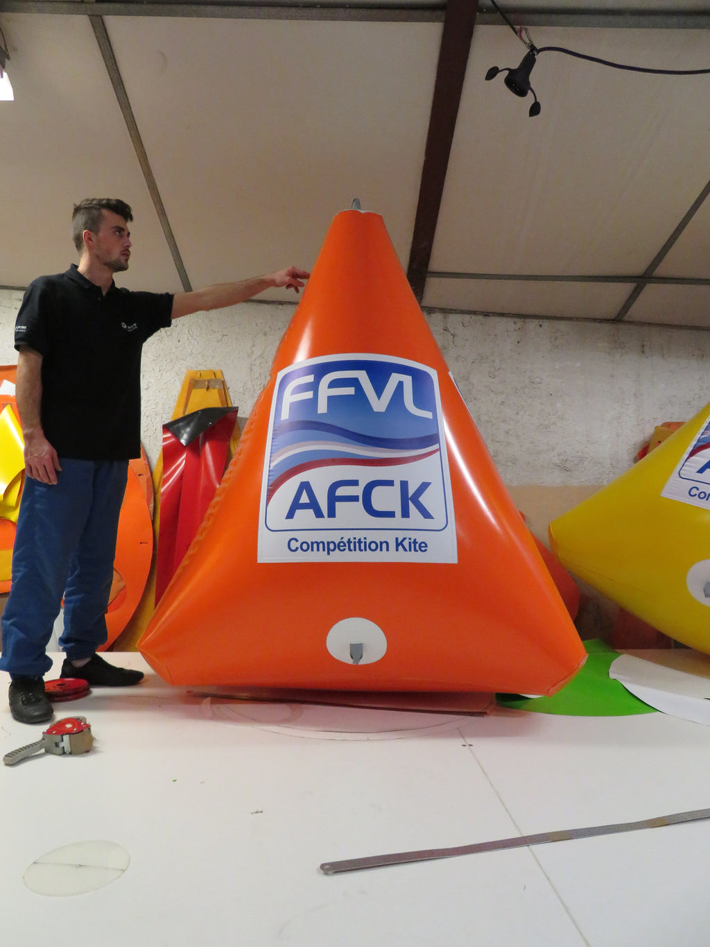 TETRAEDRICAL REGATTA BUOY 125 X 150 CM